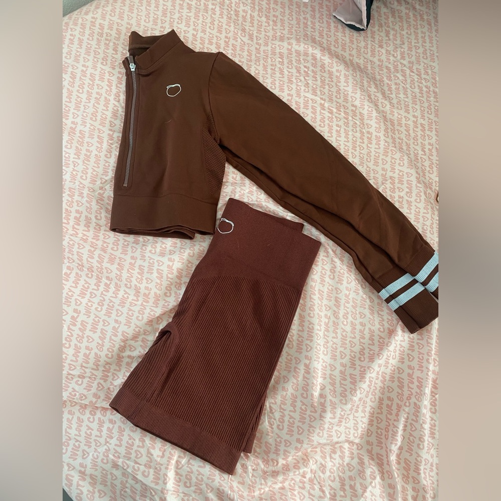 Set from peachybunz